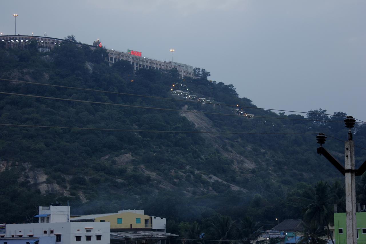 Sasti Hotel Palani Kültér fotó