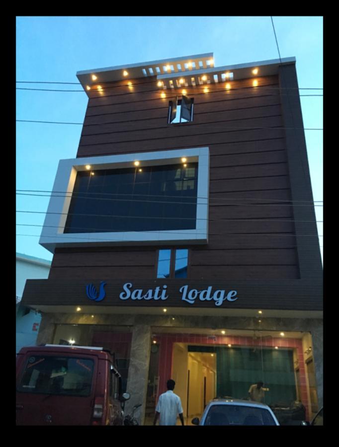 Sasti Hotel Palani Kültér fotó